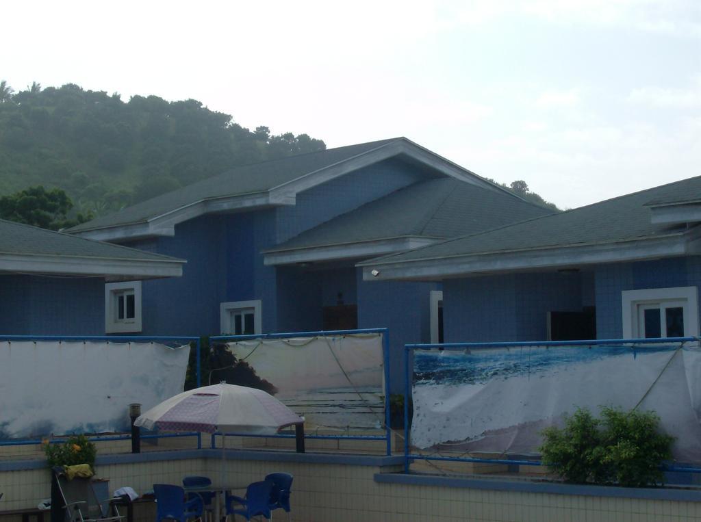 De Holiday Beach Hotel Kokrobite ภายนอก รูปภาพ