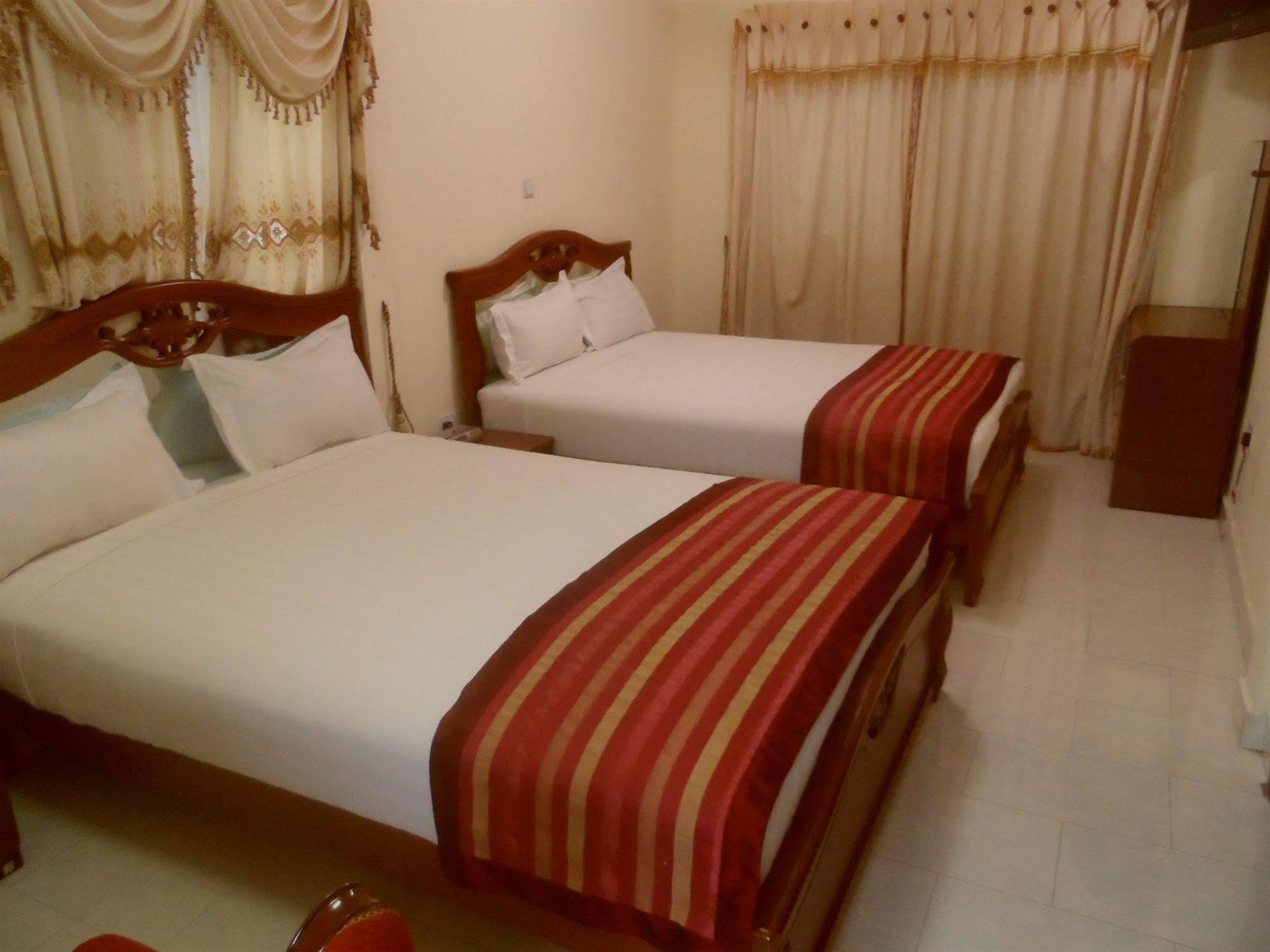De Holiday Beach Hotel Kokrobite ภายนอก รูปภาพ
