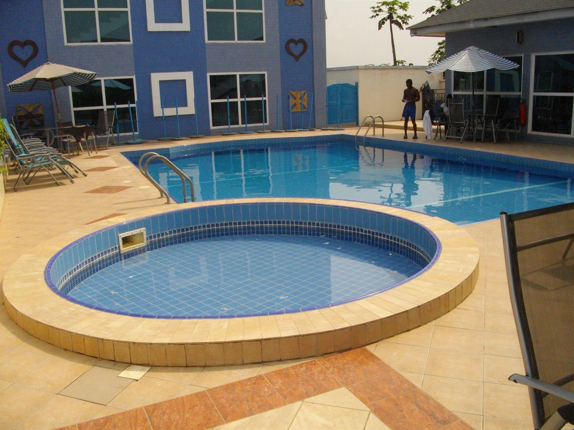 De Holiday Beach Hotel Kokrobite ภายนอก รูปภาพ