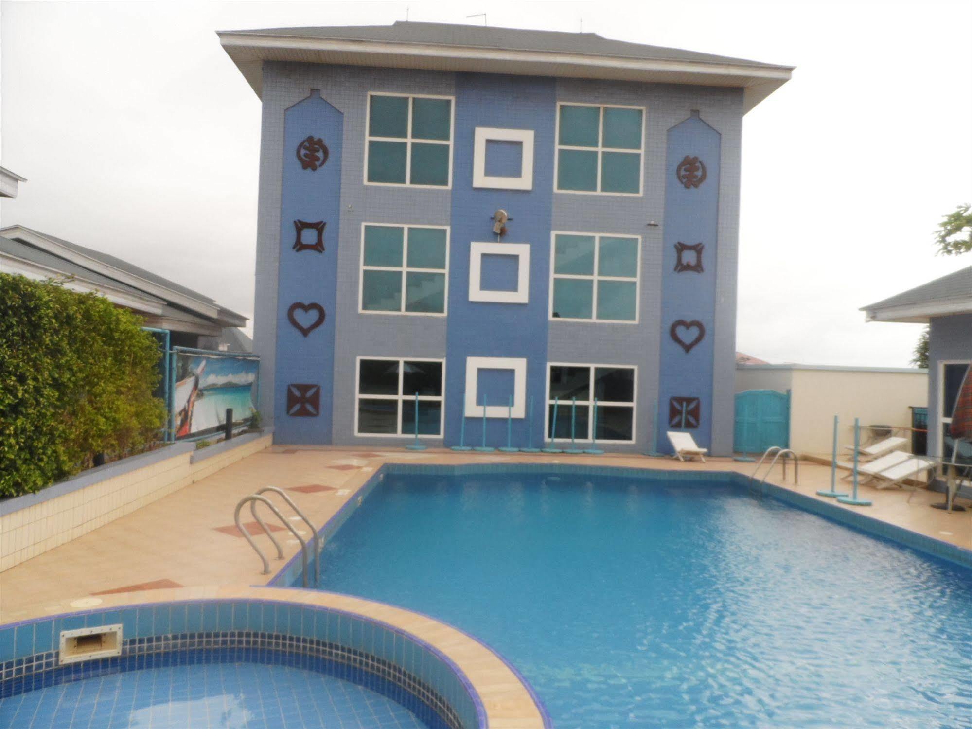 De Holiday Beach Hotel Kokrobite ภายนอก รูปภาพ