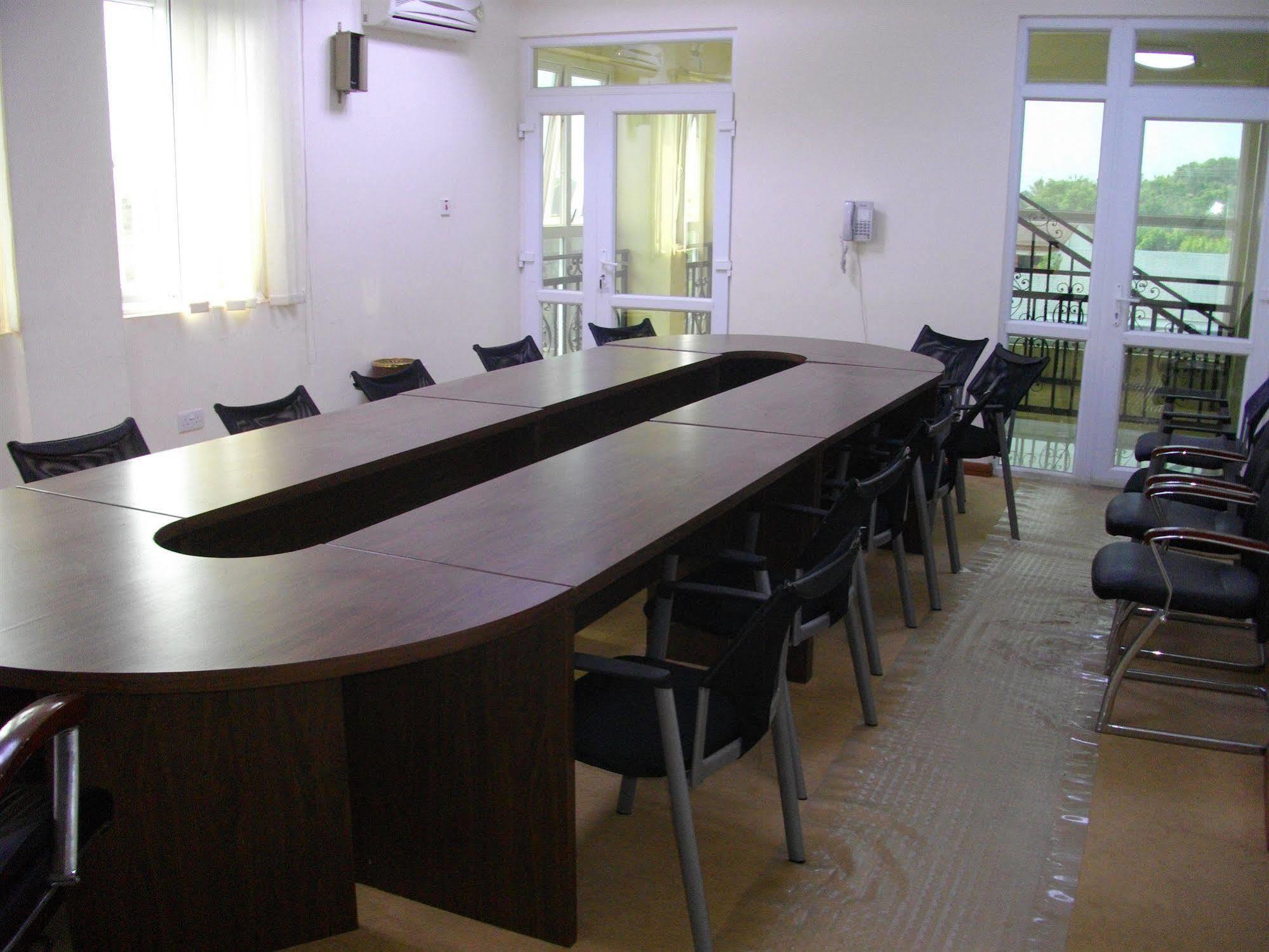 De Holiday Beach Hotel Kokrobite ภายนอก รูปภาพ